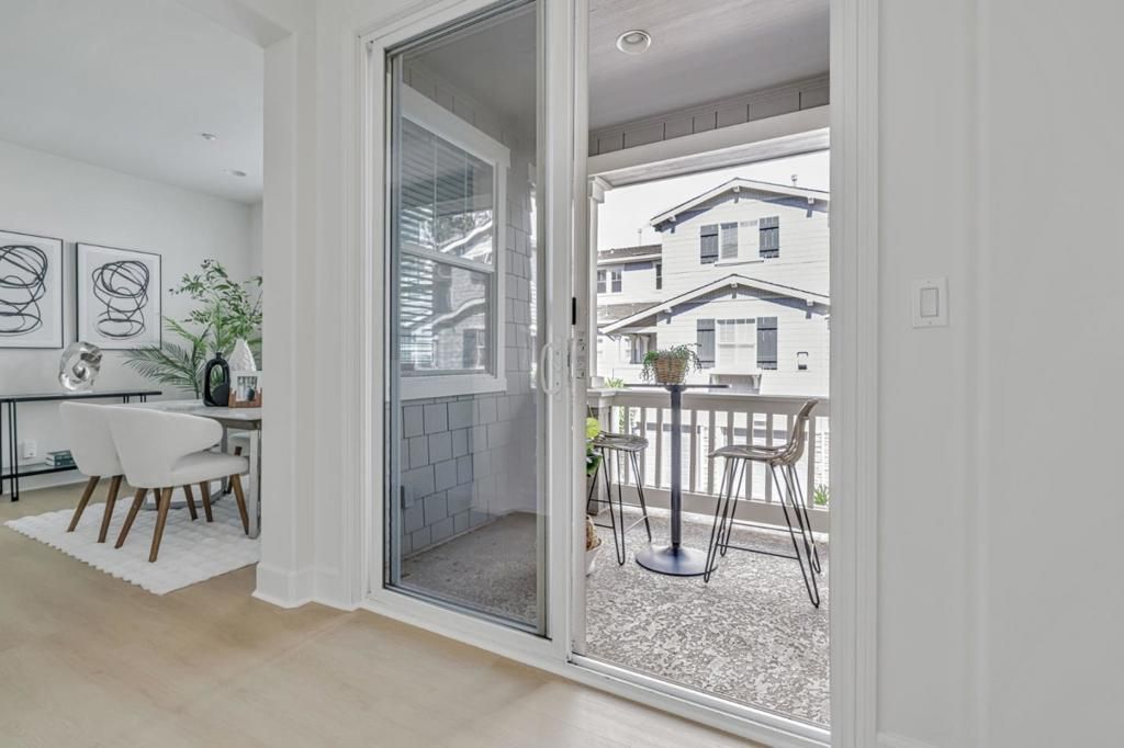 Image 15 of property listing at 100 Live Oak Way 104, Belmont, CA 94002