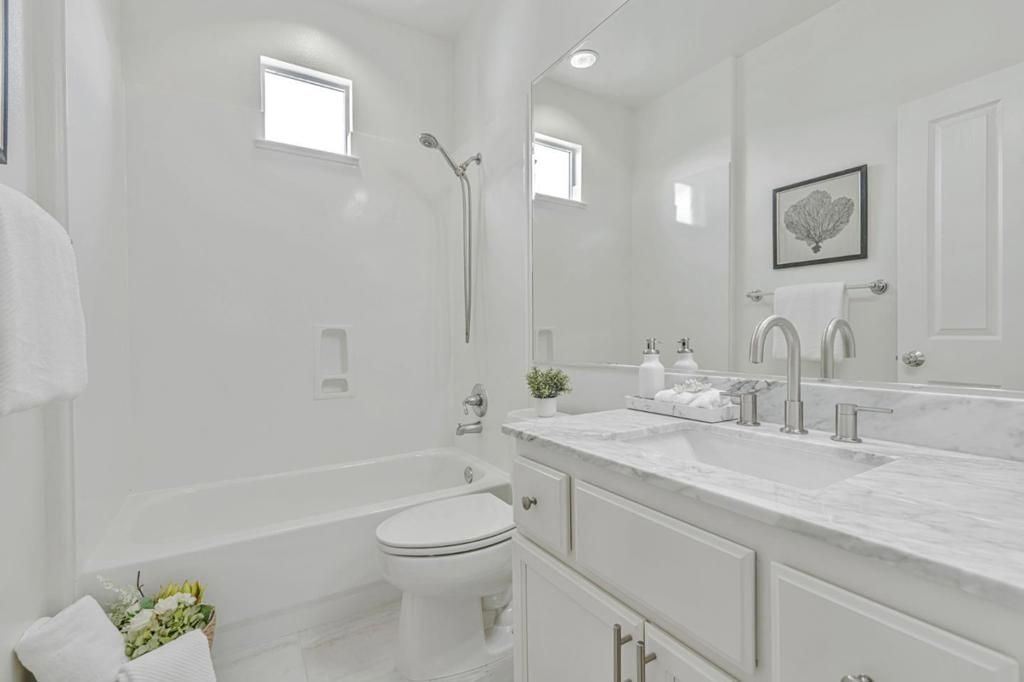 Image 18 of property listing at 100 Live Oak Way 104, Belmont, CA 94002