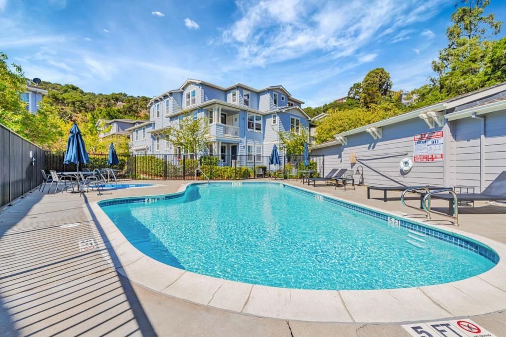 Image 35 of property listing at 100 Live Oak Way 104, Belmont, CA 94002