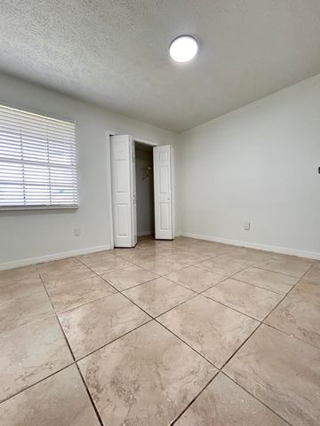 693 SW Nichols Terrace, Port St. Lucie, Port St Lucie, FL 34953