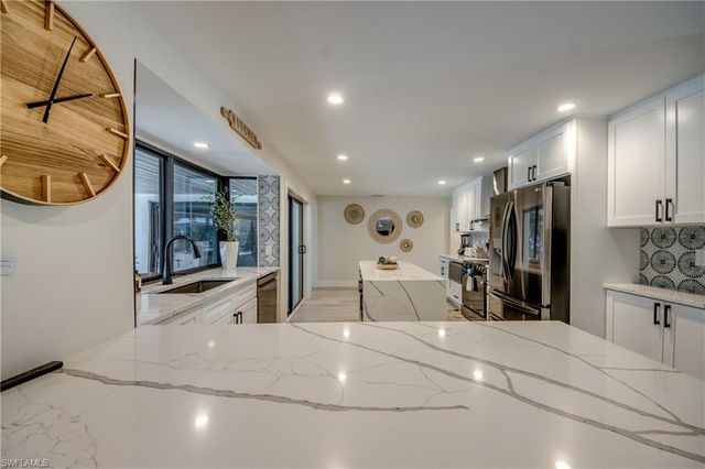 1022 Lindgren BLVD, Sanibel, FL 33957