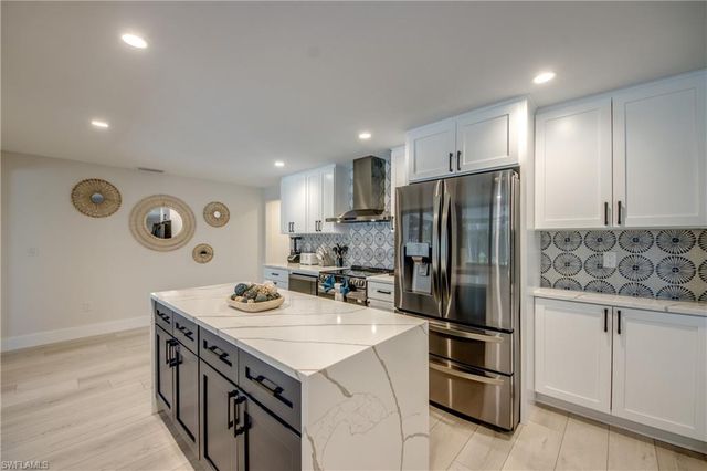 1022 Lindgren BLVD, Sanibel, FL 33957
