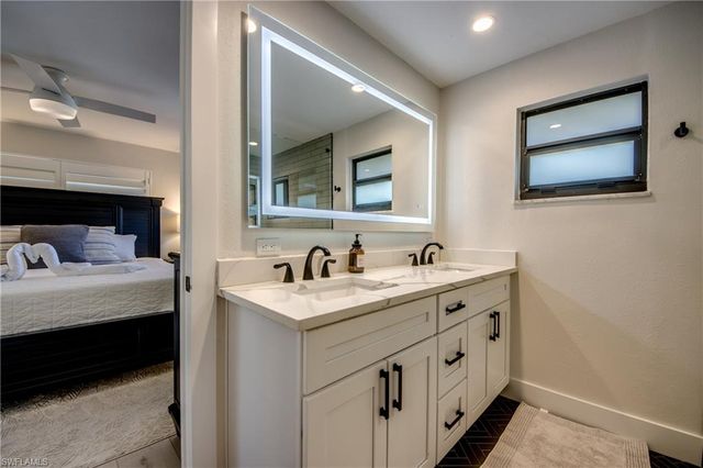 1022 Lindgren BLVD, Sanibel, FL 33957