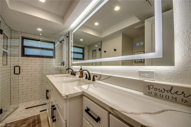1022 Lindgren BLVD, Sanibel, FL 33957