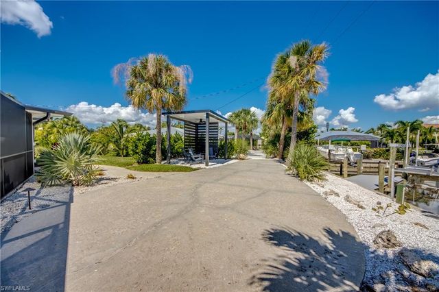 1022 Lindgren BLVD, Sanibel, FL 33957