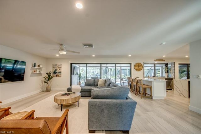 1022 Lindgren BLVD, Sanibel, FL 33957