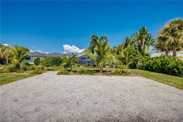1022 Lindgren BLVD, Sanibel, FL 33957