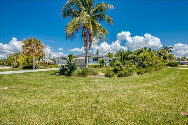 1022 Lindgren BLVD, Sanibel, FL 33957