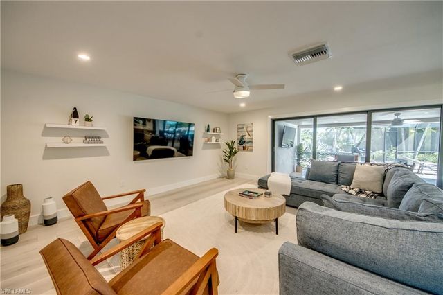 1022 Lindgren BLVD, Sanibel, FL 33957