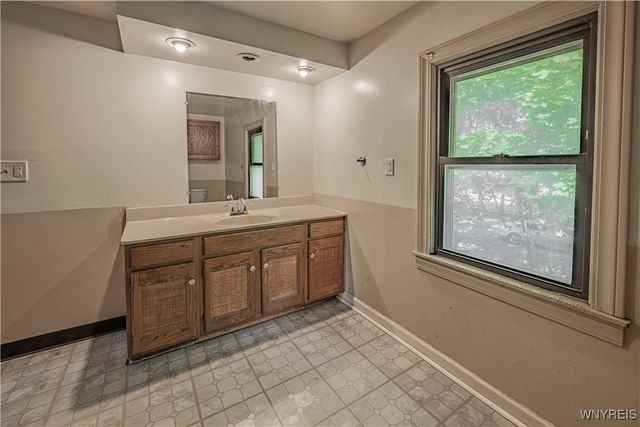 411 Washburn Street, Lockport City, NY 14094