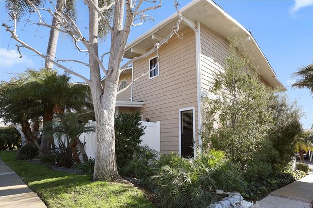 454 Seaward Road, Corona Del Mar, CA 92625