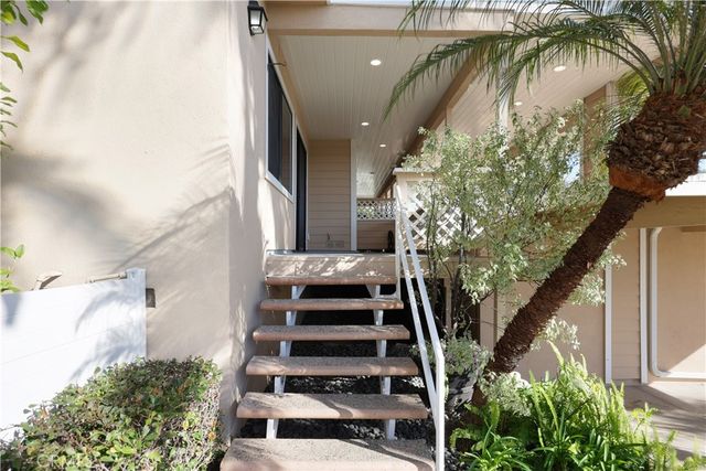 454 Seaward Road, Corona Del Mar, CA 92625