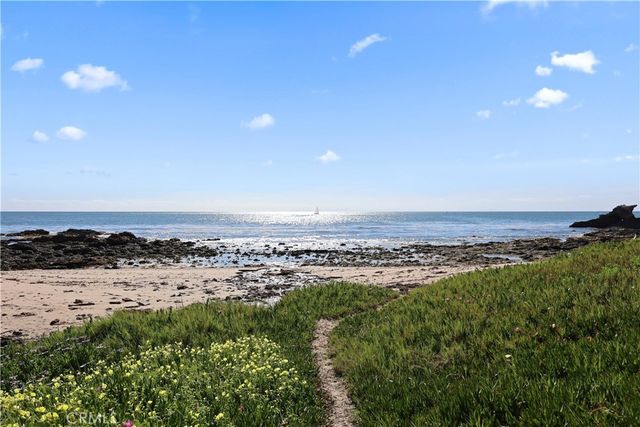 454 Seaward Road, Corona Del Mar, CA 92625