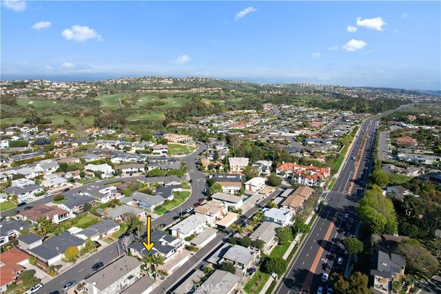 454 Seaward Road, Corona Del Mar, CA 92625