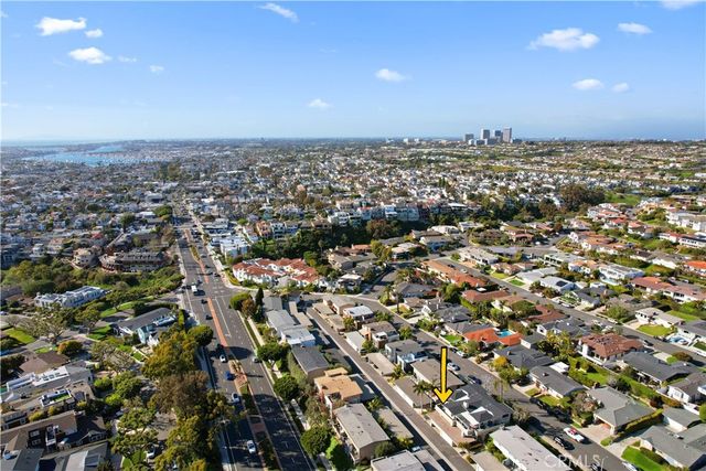 454 Seaward Road, Corona Del Mar, CA 92625