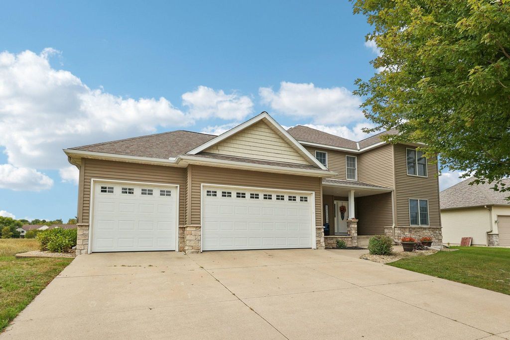 940 Preserve Boulevard, Norwood Young America, MN 55397 — exterior