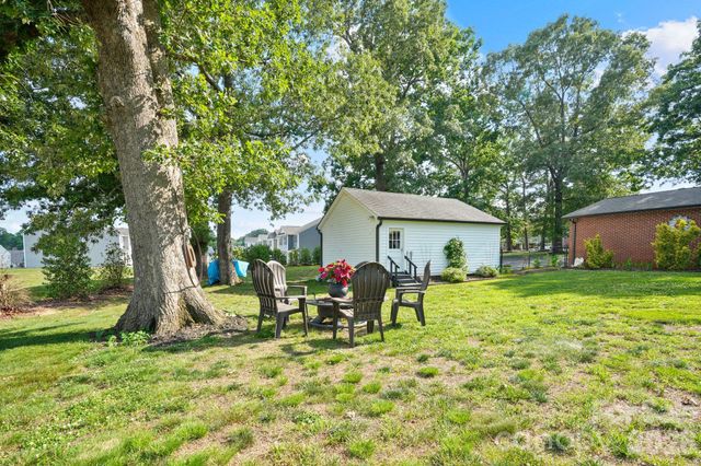 1520 5th Street NE, Hickory, NC 28601