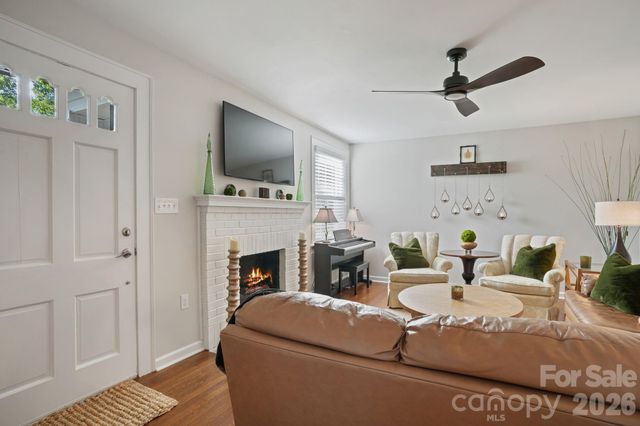 1520 5th Street NE, Hickory, NC 28601