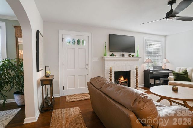 1520 5th Street NE, Hickory, NC 28601