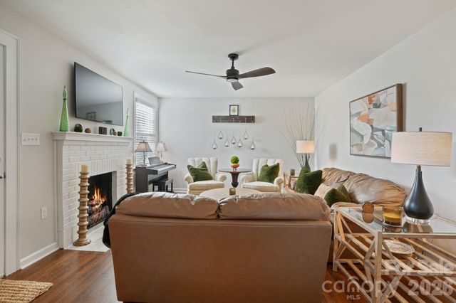 1520 5th Street NE, Hickory, NC 28601
