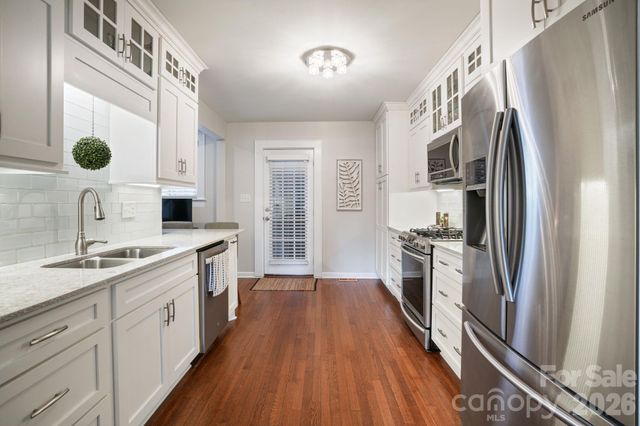 1520 5th Street NE, Hickory, NC 28601
