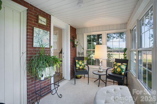 1520 5th Street NE, Hickory, NC 28601