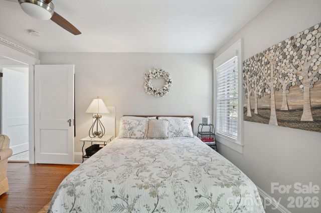 1520 5th Street NE, Hickory, NC 28601