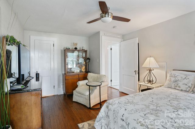 1520 5th Street NE, Hickory, NC 28601