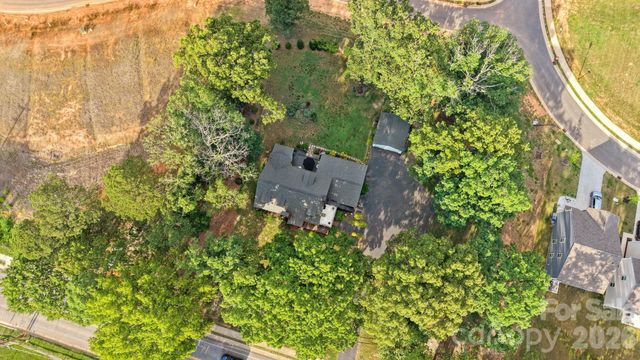 1520 5th Street NE, Hickory, NC 28601