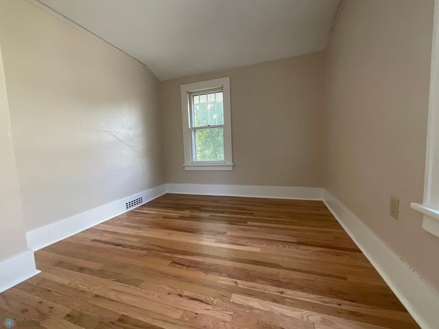 1037 8th Street N, Fargo, ND 58102