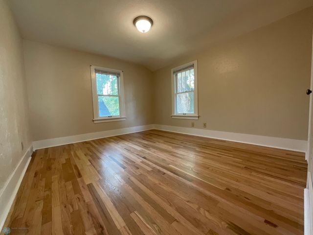 1037 8th Street N, Fargo, ND 58102