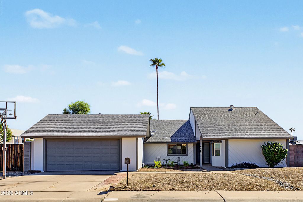 4401 W GELDING Drive, Glendale, AZ 85306