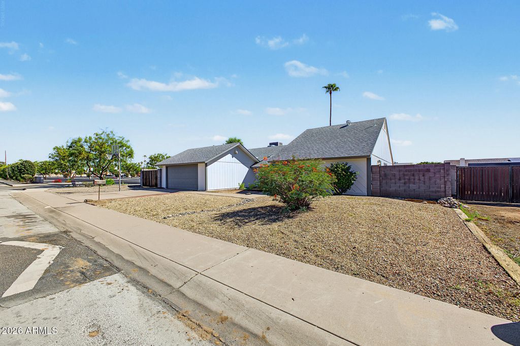 4401 W GELDING Drive, Glendale, AZ 85306 — photo 5