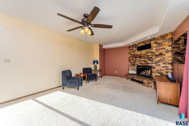 5913 W 27Th St Street, Sioux Falls, SD 57106