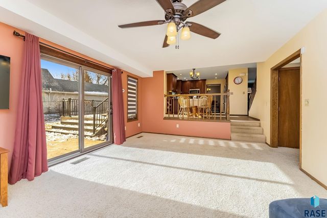 5913 W 27Th St Street, Sioux Falls, SD 57106