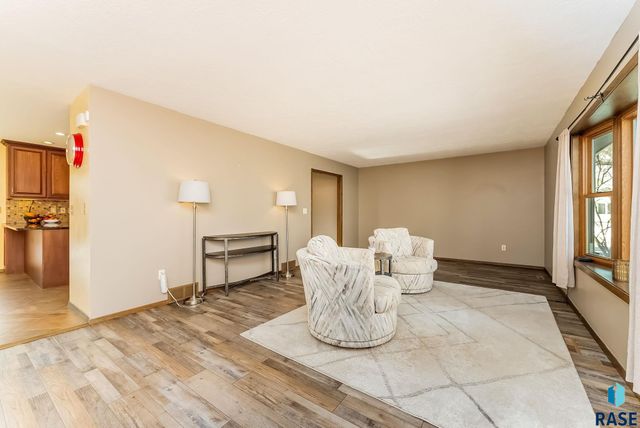 5913 W 27Th St Street, Sioux Falls, SD 57106