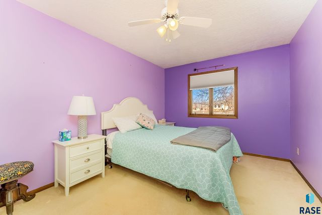 5913 W 27Th St Street, Sioux Falls, SD 57106