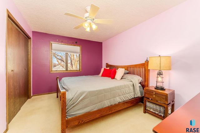 5913 W 27Th St Street, Sioux Falls, SD 57106