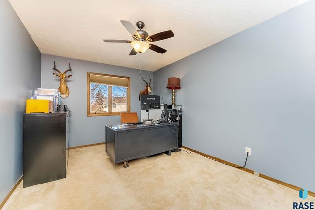 5913 W 27Th St Street, Sioux Falls, SD 57106