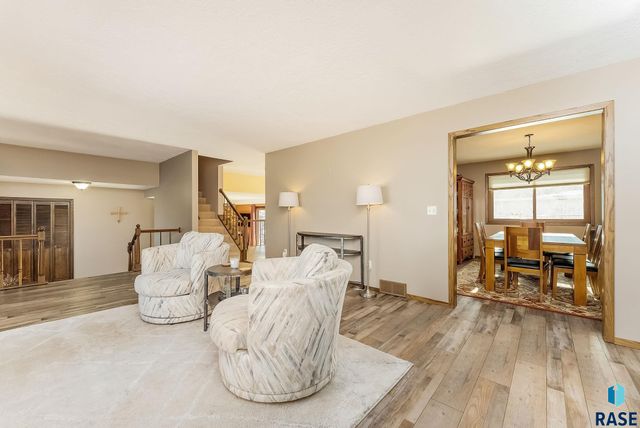 5913 W 27Th St Street, Sioux Falls, SD 57106