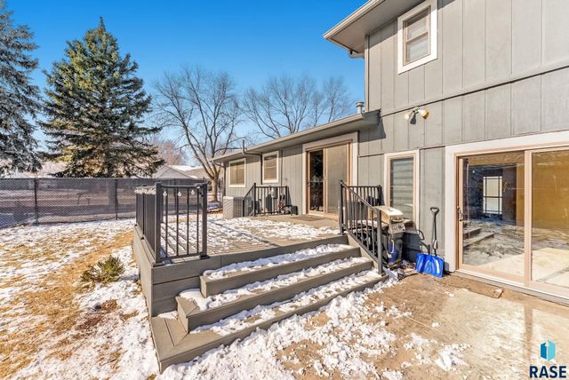 5913 W 27Th St Street, Sioux Falls, SD 57106
