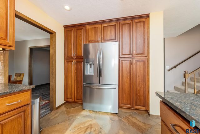 5913 W 27Th St Street, Sioux Falls, SD 57106