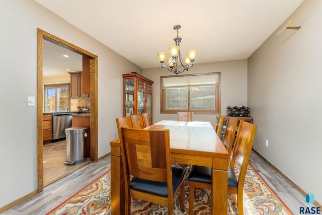 5913 W 27Th St Street, Sioux Falls, SD 57106