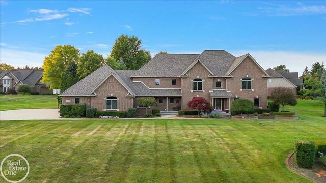 8849 Heatherwood Court, Washington Twp, MI 48095