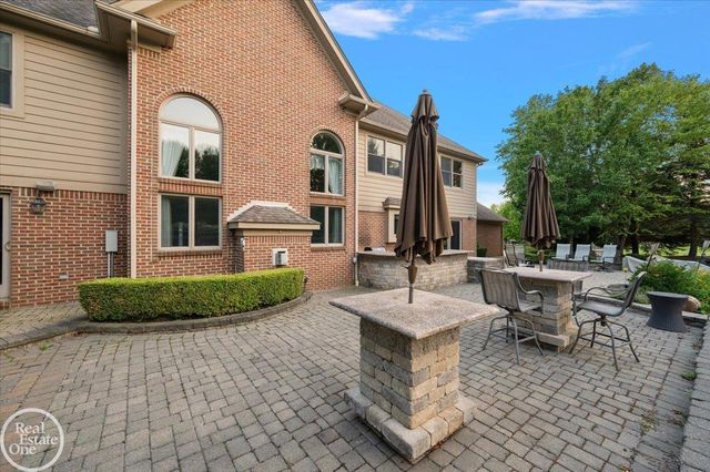 8849 Heatherwood Court, Washington Twp, MI 48095