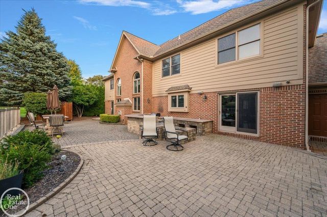 8849 Heatherwood Court, Washington Twp, MI 48095