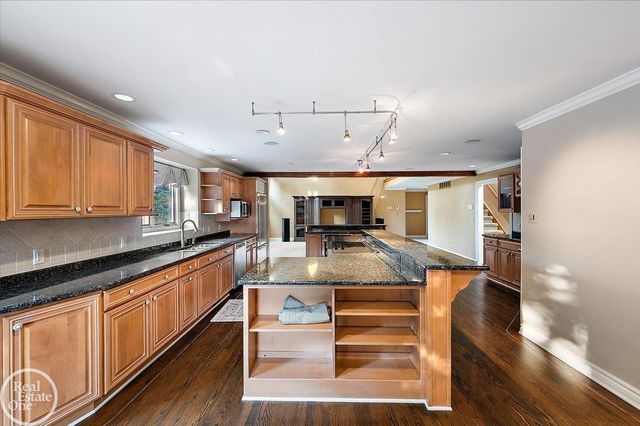 8849 Heatherwood Court, Washington Twp, MI 48095