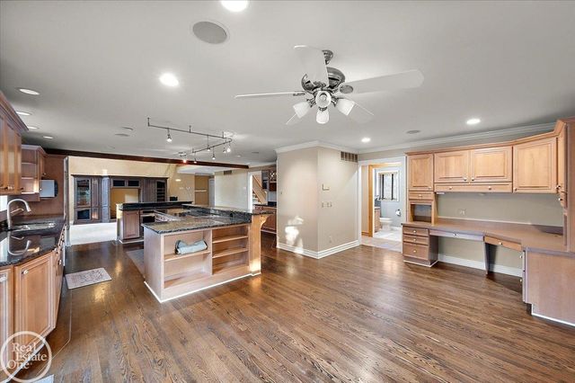 8849 Heatherwood Court, Washington Twp, MI 48095