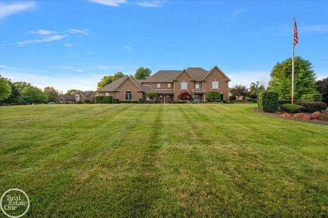 8849 Heatherwood Court, Washington Twp, MI 48095