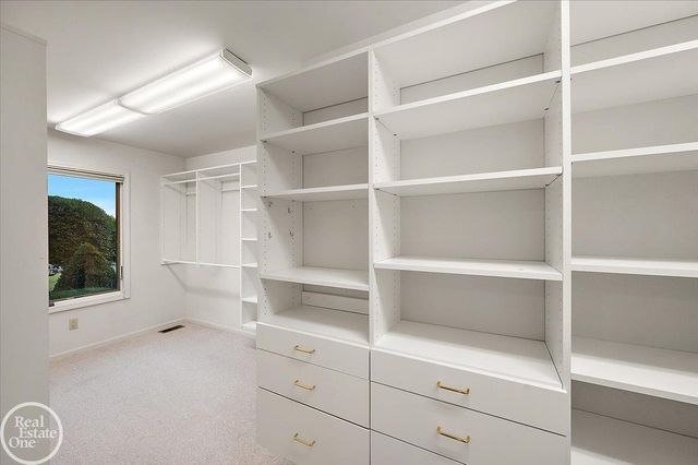 8849 Heatherwood Court, Washington Twp, MI 48095
